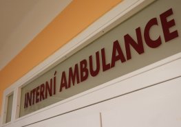 Říjnové omezení provozu interní ambulance Chrudimské nemocnice