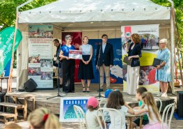 Chrudimská nemocnice oslavila Den zdraví a obdržela šek na nové vybavení