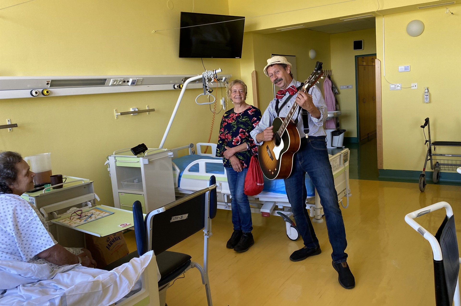 Dr. Klaun přišel potěšit pacienty chrudimské LDN